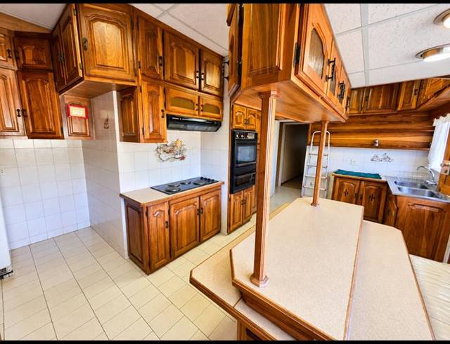 4 BEDROOM HOUSE FOR SALE IN KEMPTON PARK EXT 04